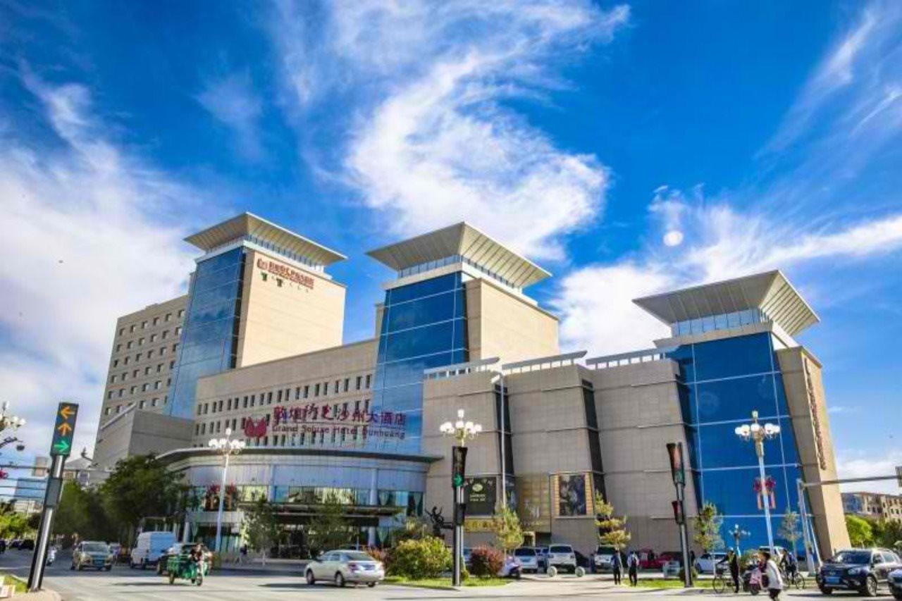 Grand Soluxe Hotel Tun-chuang Exteriér fotografie